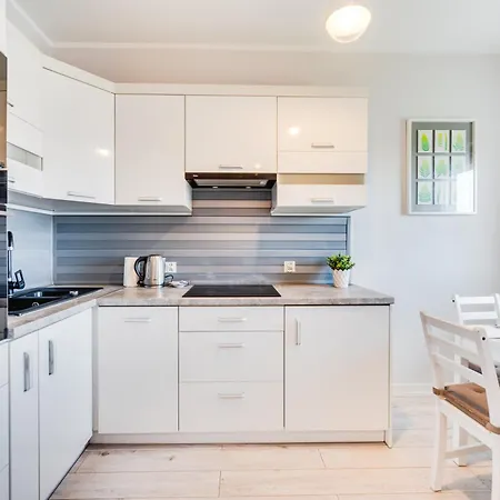 Aleja Rzeczypospolitej 4c By Homeprime *