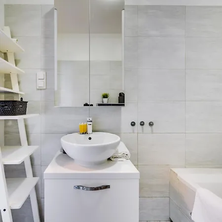 Aleja Rzeczypospolitej 4c By Homeprime